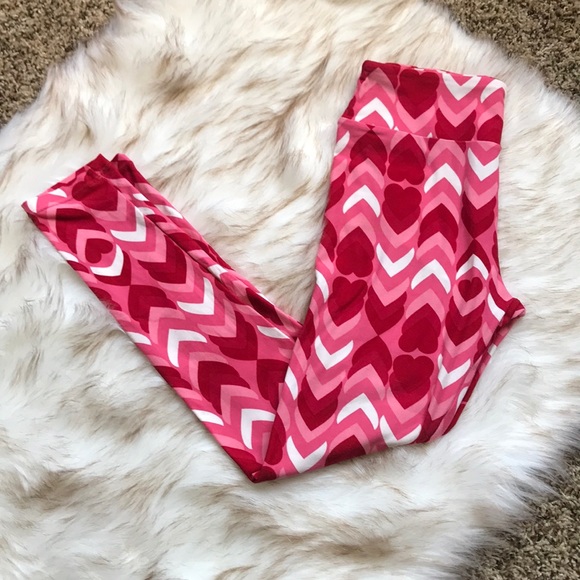 LuLaRoe Pants - LuLaRoe Heart leggings EUC